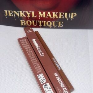 2-Huda Beauty Lip Contour Stick - Toasty Brown